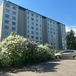 Modern Studio, Private Free Parking ,Near Metro