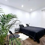 Unique Apartment On The Prestige Address