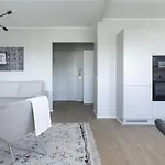 2 Bedroom Family Apartment With Sauna And Parking