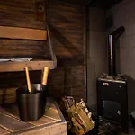 Guest Apartment With Authentic Finnish Wooden Sauna, 10 Min Drive From The Airport