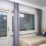 Cozy Apartment Near Metro Station