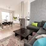 2Ndhomes Stunning 2-Story Penthouse Apartment With Sauna & 2 Terraces