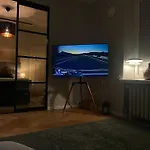 Luxury 2Bdr Apartment In Center With Free Parking