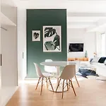 2Ndhomes Stylish Studio With Balcony