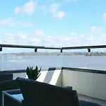 Spacious Apartment For 4 With Sauna