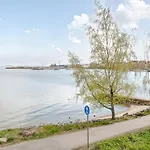 City Meets Sea - Waterfront Stay Helsinki Center