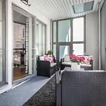 Go Happy Home Mikonkatu 11, Modern 2 Bedroom Apartment With Balcony