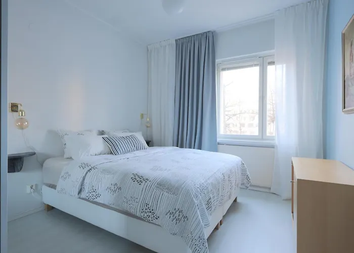Urban Oasis - Two Bedrooms - Balcony - Nearby Metro
