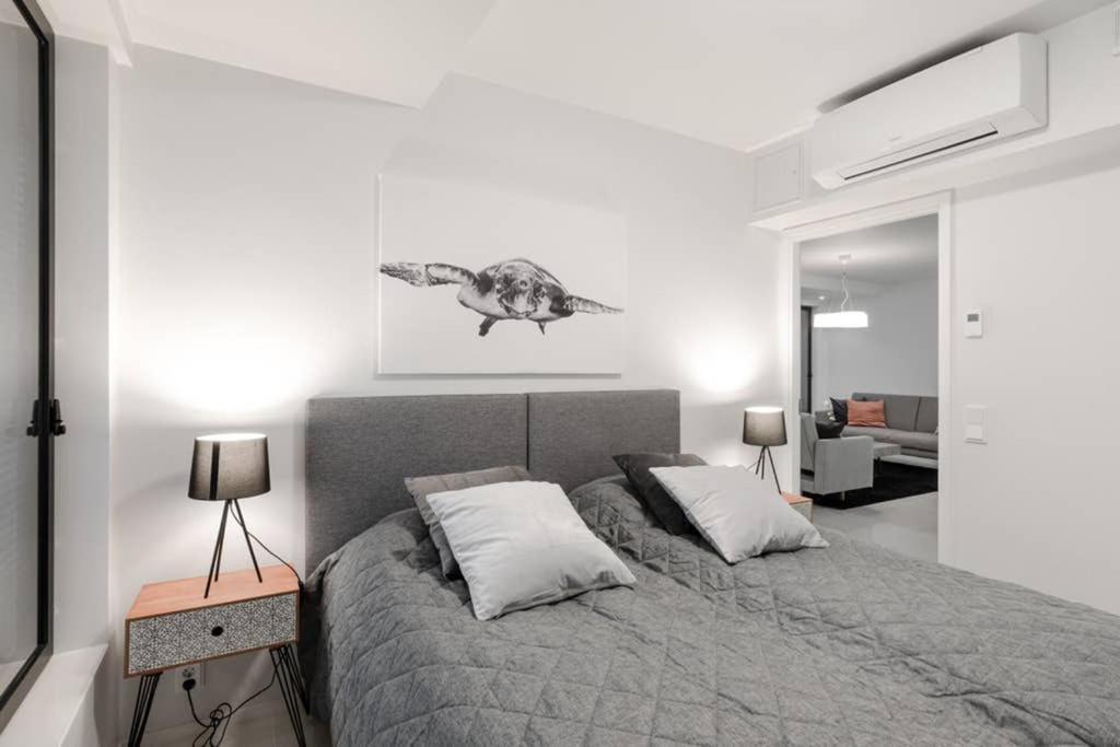 Huoneisto Sleek And Spacious 3 Bedroom In Centre *
