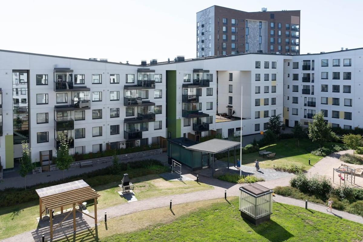 Huoneisto Stylish New 1br In Aurinkolahti *