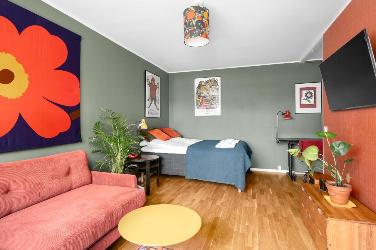 Wehost Spacious Traveller's Hq Above Metro @vilhonvuorenkuja 16