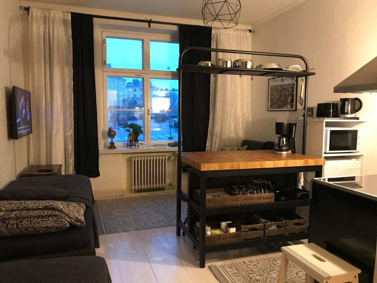 Rustic Black And White Huoneisto