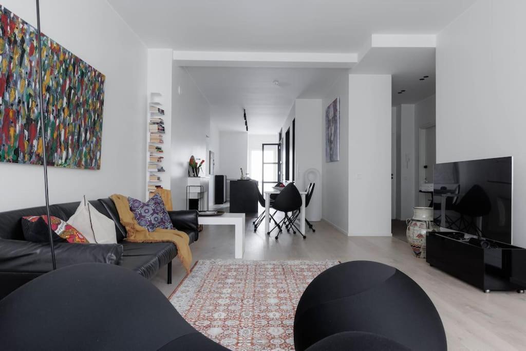 Spacious 2br On Bulevardi Huoneisto