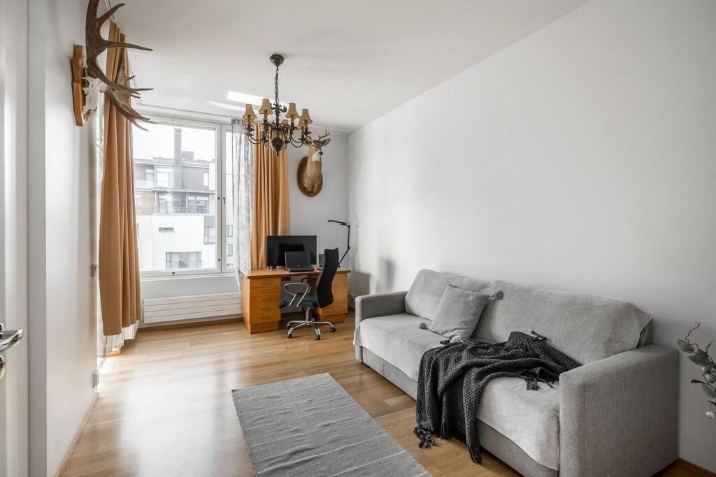 Huoneisto Spacious With Four Terrace, Sauna, Sea View Helsinki