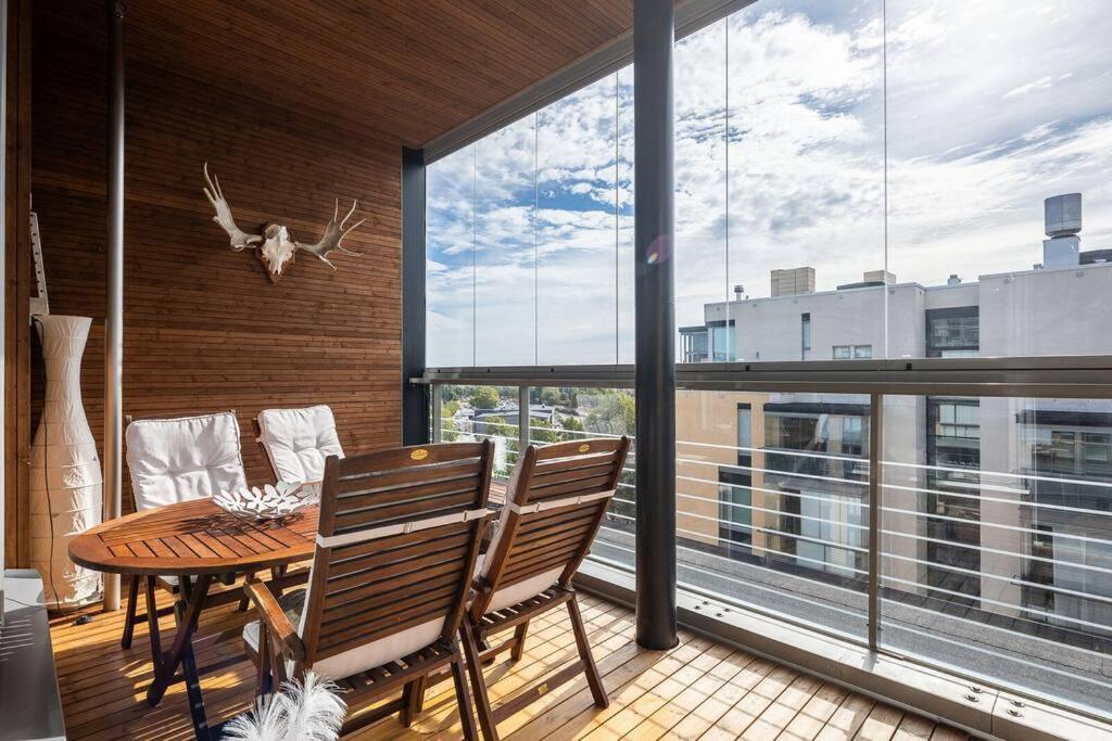 Huoneisto Spacious With Four Terrace, Sauna, Sea View *