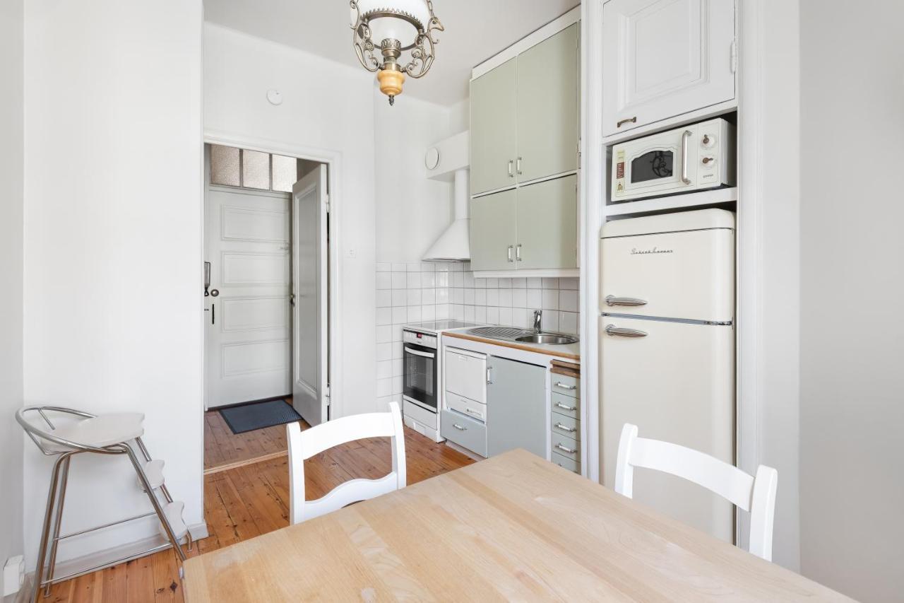 Wehost Spacious For 5 With A Kitchen Huoneisto