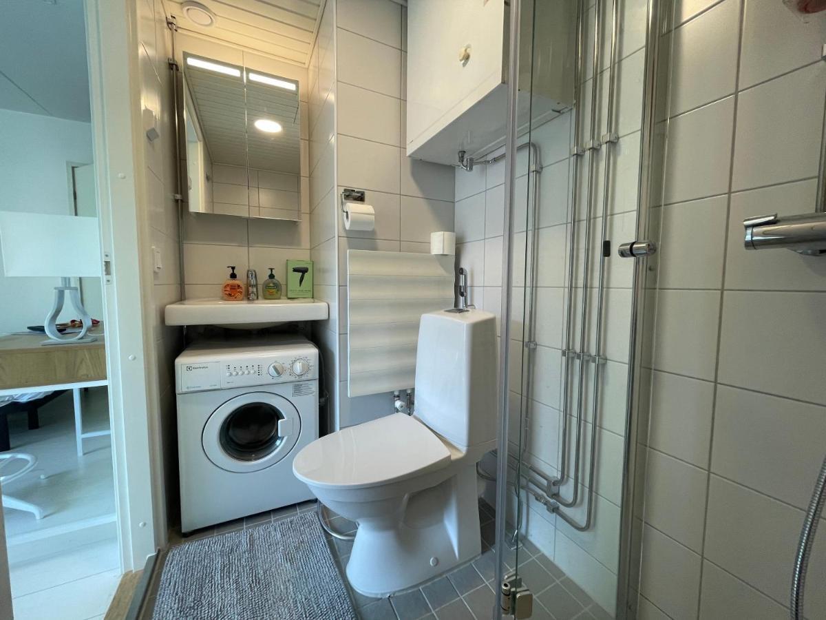 Huoneisto Luminous Studio 15min To Center With Wifi & Netflix