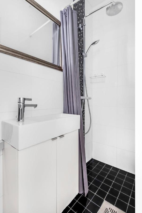 1br Modern And Luminous With Amenities Huoneisto