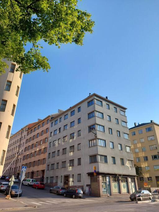 Kattohuoneisto 2h Upealla Naekymaellae Metron Laehellae Huoneisto Helsinki