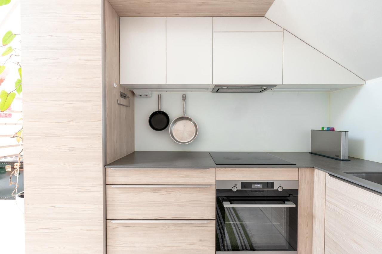 Poista 2ndhomes Deluxe 2br Penthouse With Rooftop Terrace & Sauna In Center