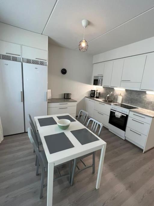Kotimaailma - Kaunis 3mh Asunto Pohjois-haagassa Huoneisto