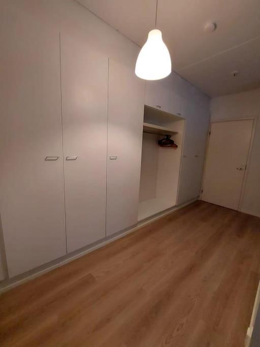 Huoneisto Kotimaailma - Tilava 2Mh Asunto Saunalla Herttoniemen Merellisessae Ympaeristoessae Helsinki