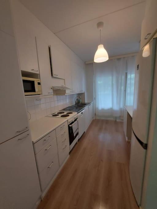 Kotimaailma - Tilava 2Mh Asunto Saunalla Herttoniemen Merellisessae Ympaeristoessae Helsinki