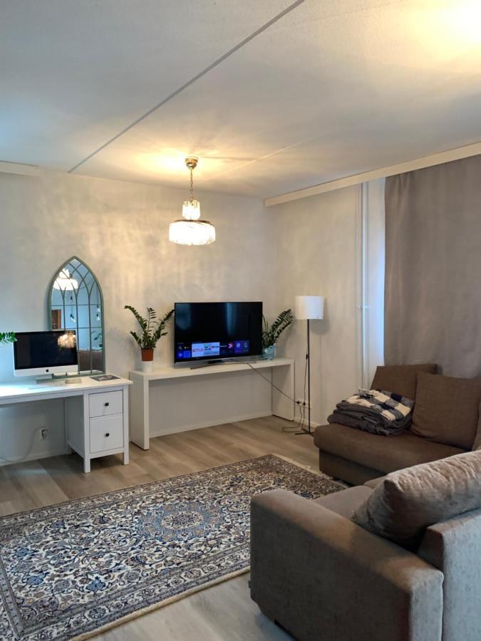 Spacious Next To Metro, Beach, Shopping Centre