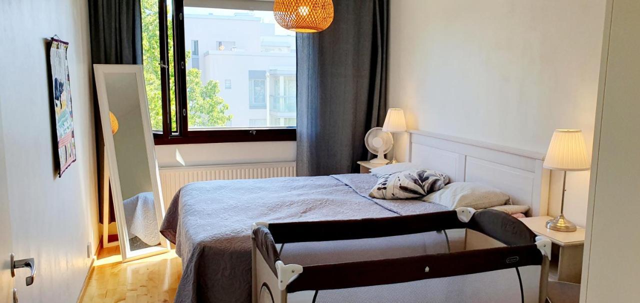 Huoneisto Floor 51m2, Balcony, 150 M Wifi, Free Own Parking Place, 300m Metro *