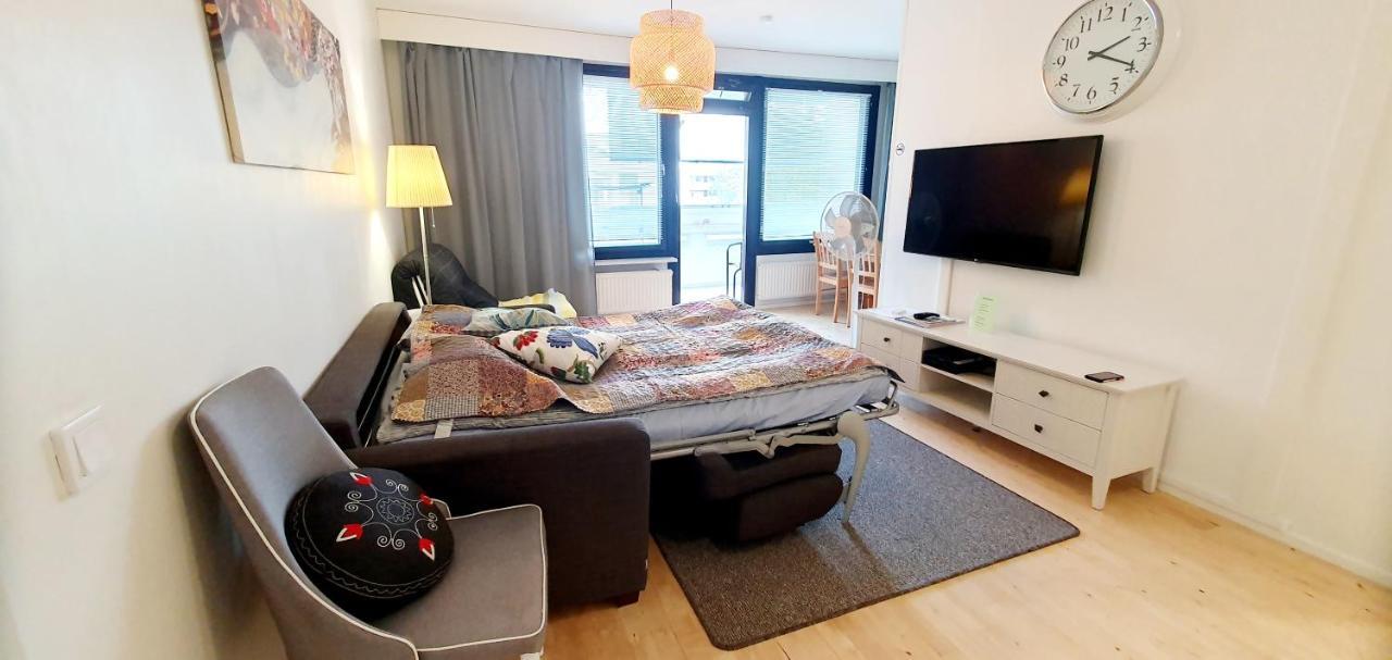 Floor 51m2, Balcony, 150 M Wifi, Free Own Parking Place, 300m Metro Huoneisto