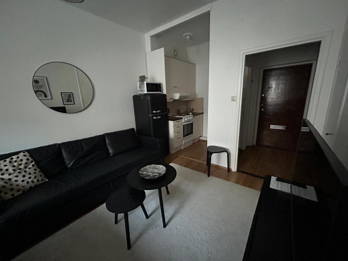 Small Cozy In City Area Huoneisto