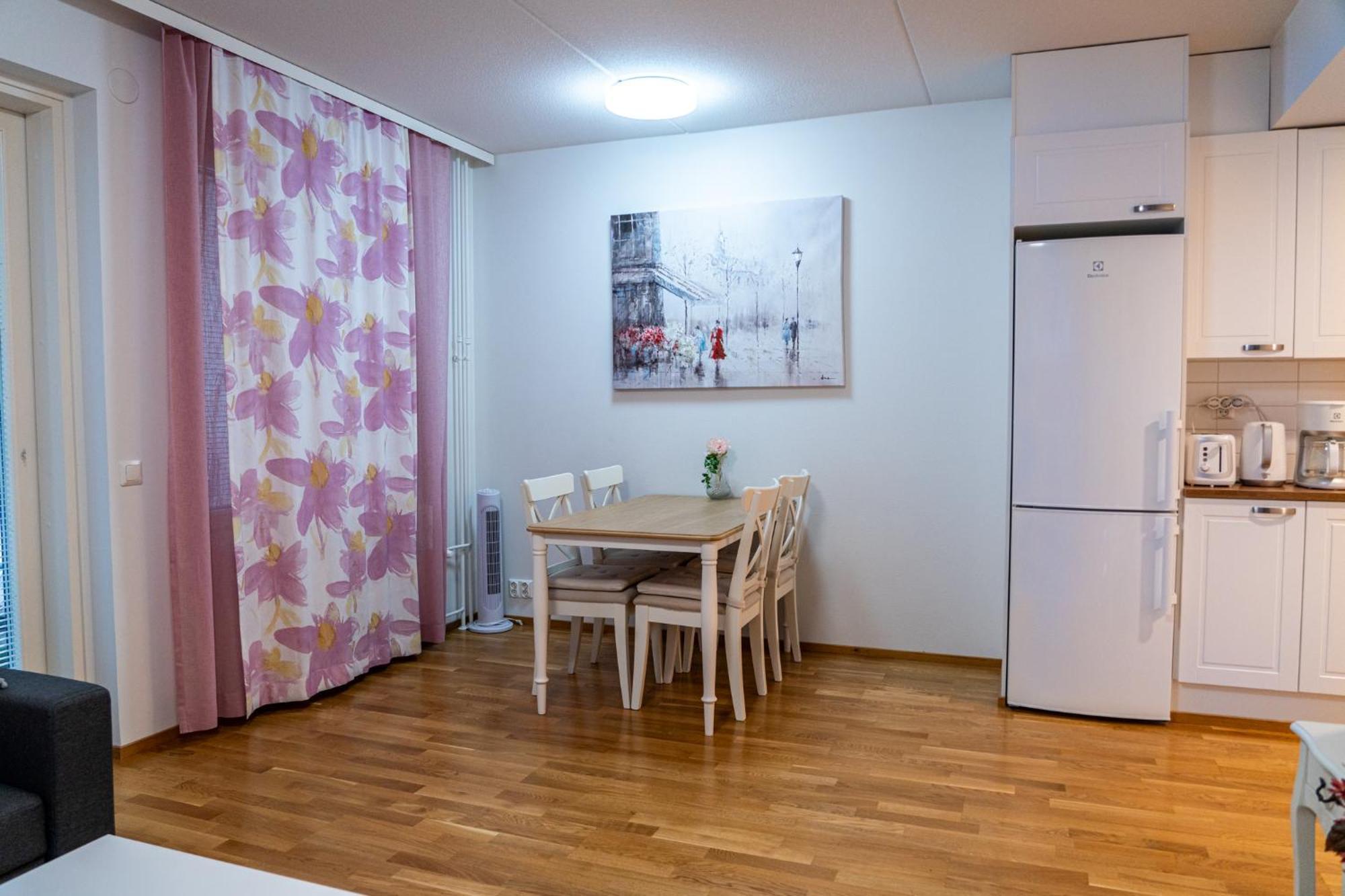 Huoneisto Kaksio Helsingissae Hyvien Kulkuyhteyksien Varrella