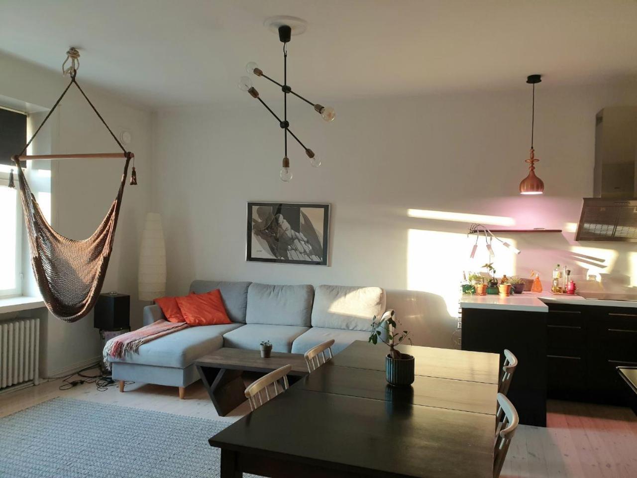 Top Floor Spacious Apt In Heart Of Kallio Helsinki