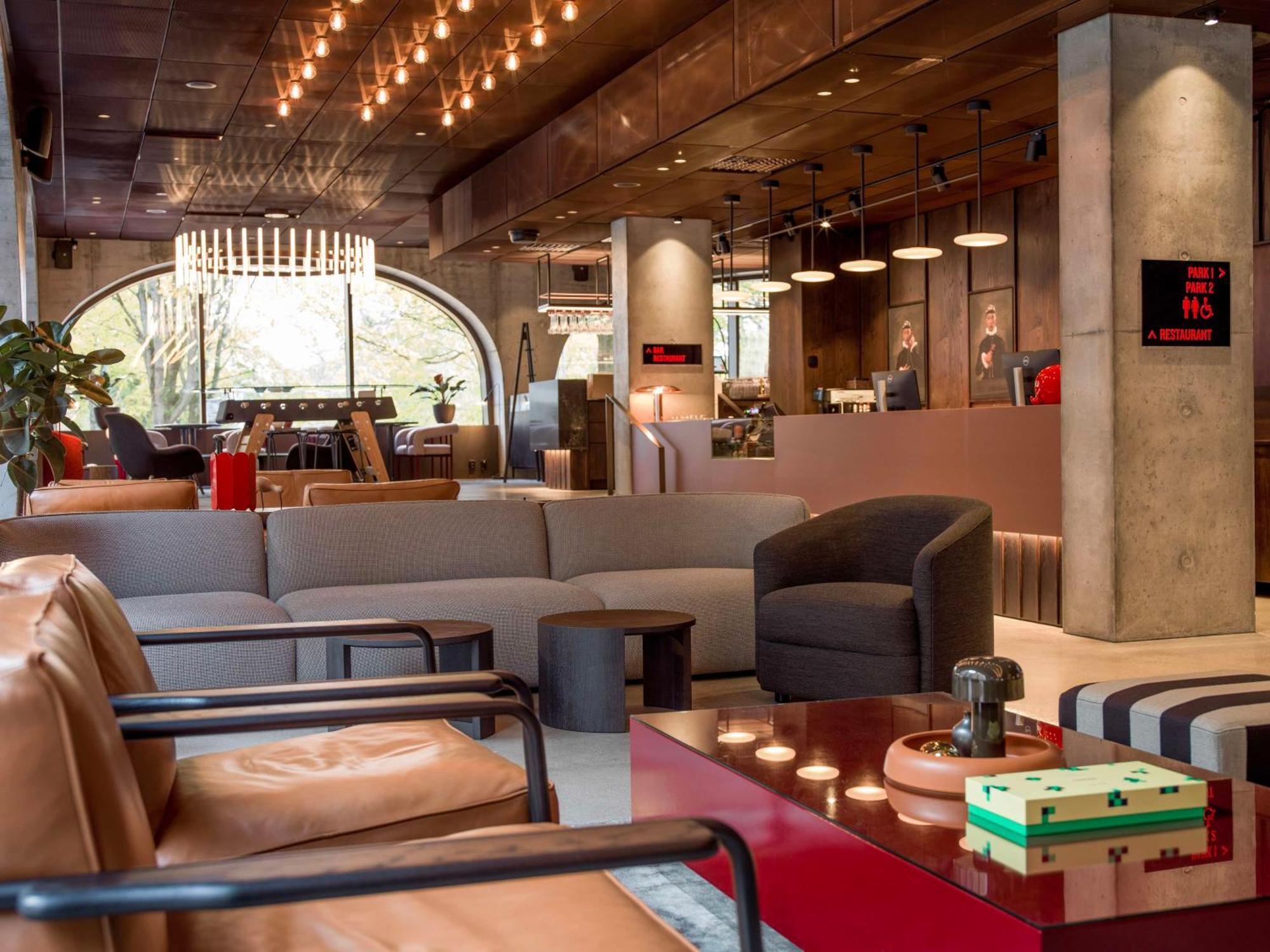 Hotelli Radisson Red 4*