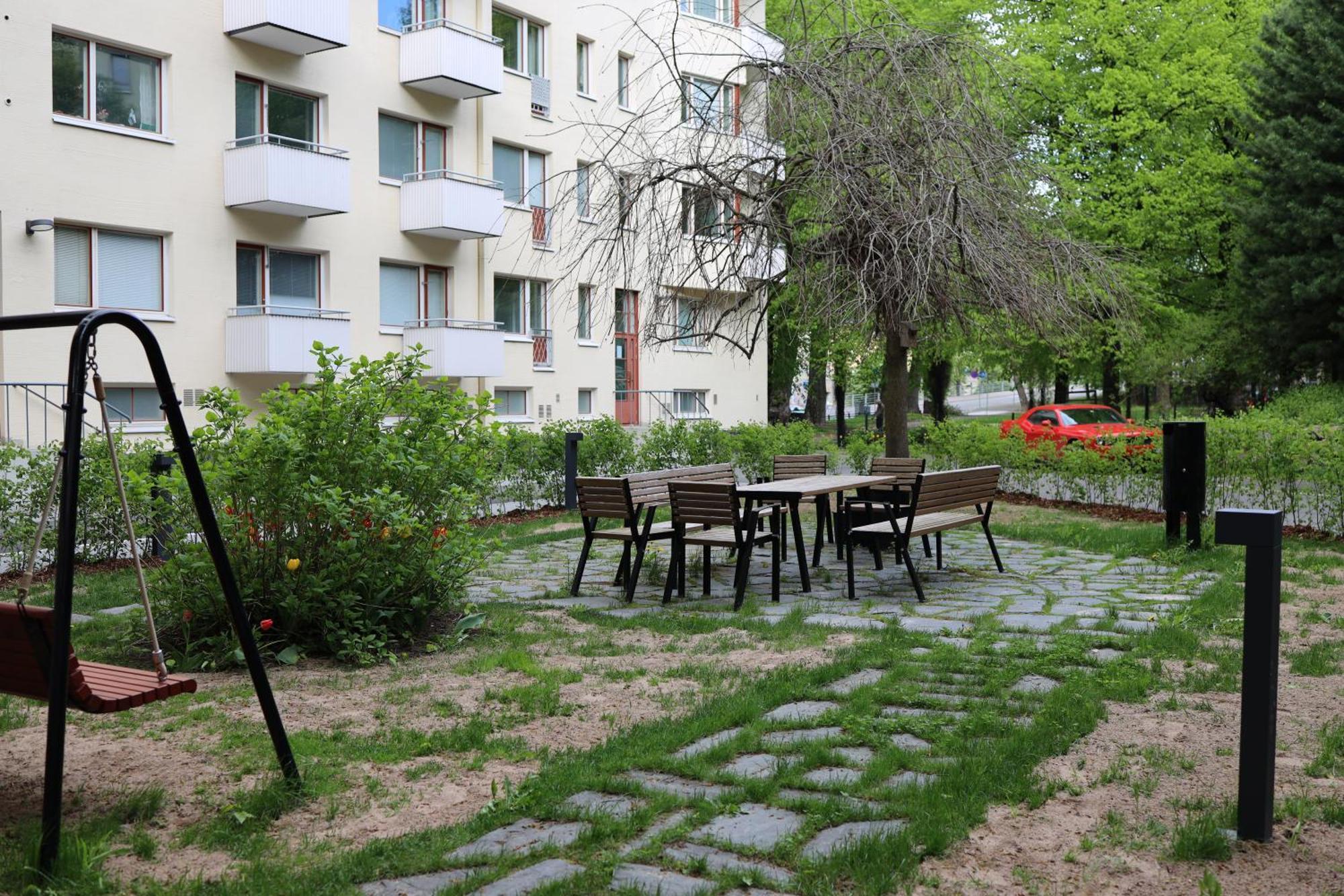 Urban Oasis - Two Bedrooms - Balcony - Nearby Metro *