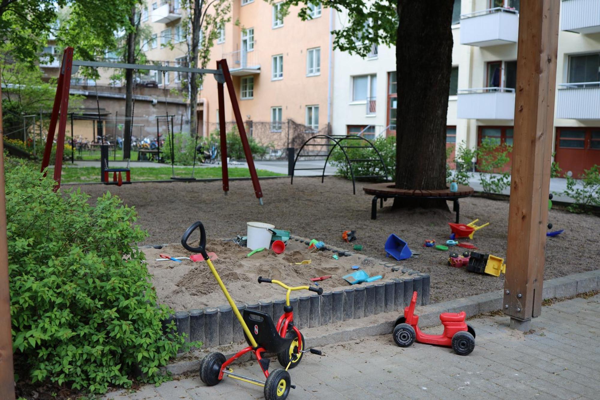 Huoneisto Urban Oasis - Two Bedrooms - Balcony - Nearby Metro