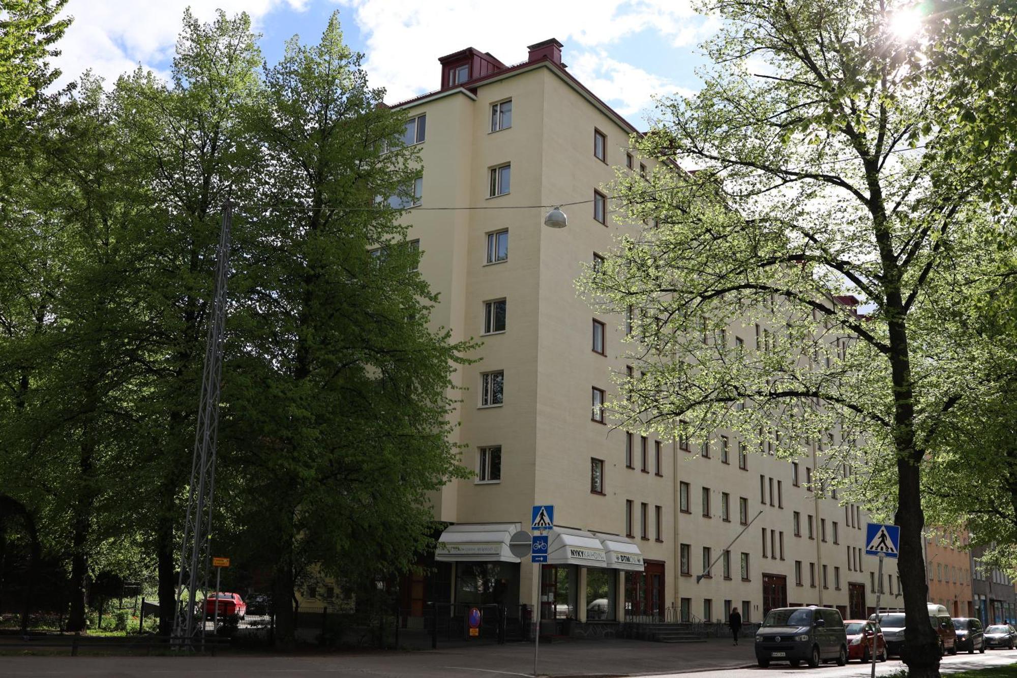 Huoneisto Urban Oasis - Two Bedrooms - Balcony - Nearby Metro Helsinki