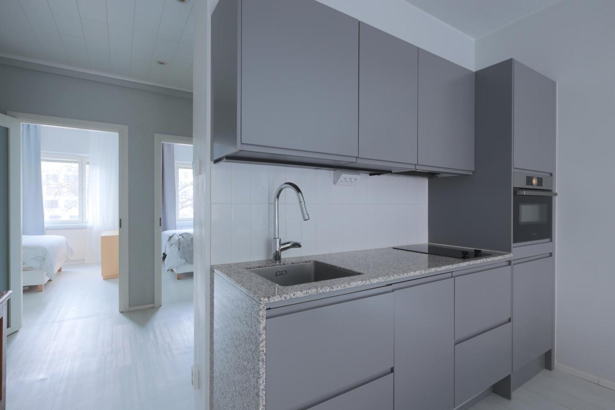 Huoneisto Urban Oasis - Two Bedrooms - Balcony - Nearby Metro *