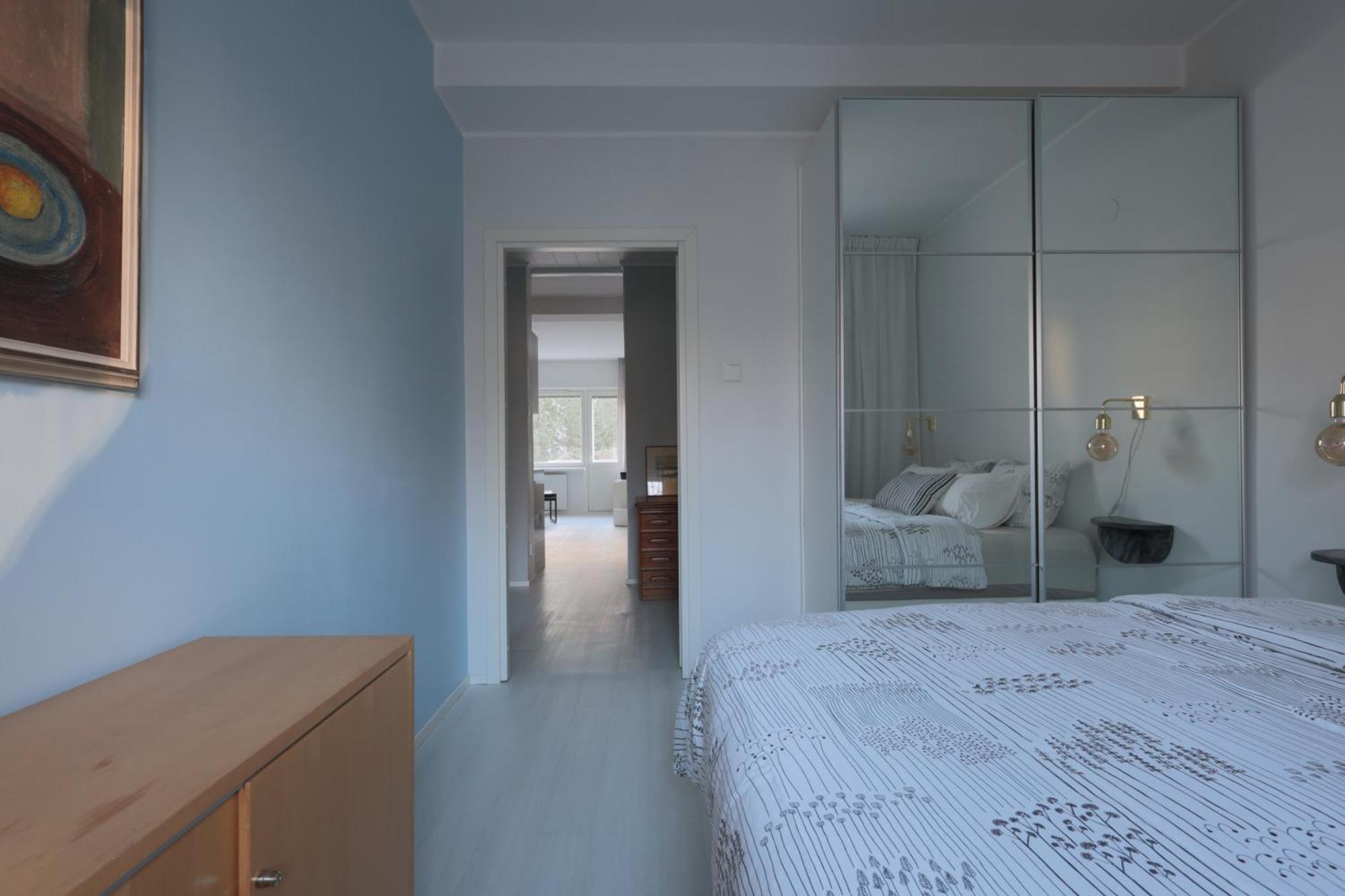 Huoneisto Urban Oasis - Two Bedrooms - Balcony - Nearby Metro *
