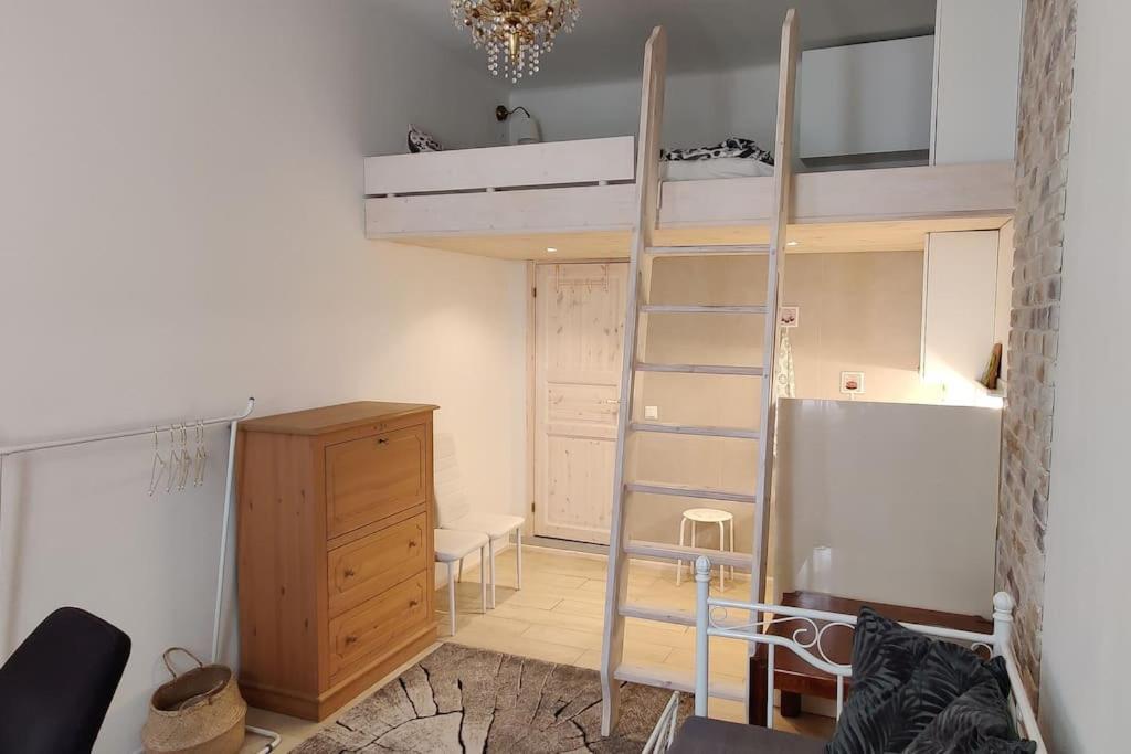 Spacious Ground-floor In Etu-toeoeloe Huoneisto *