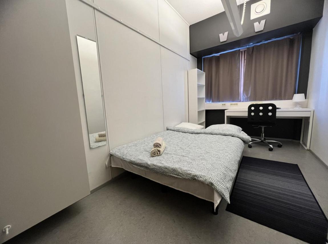 Hostelli Office House Services 215