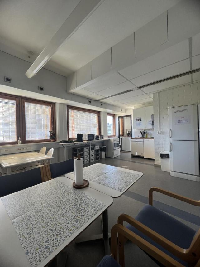 Office House Services 656 *