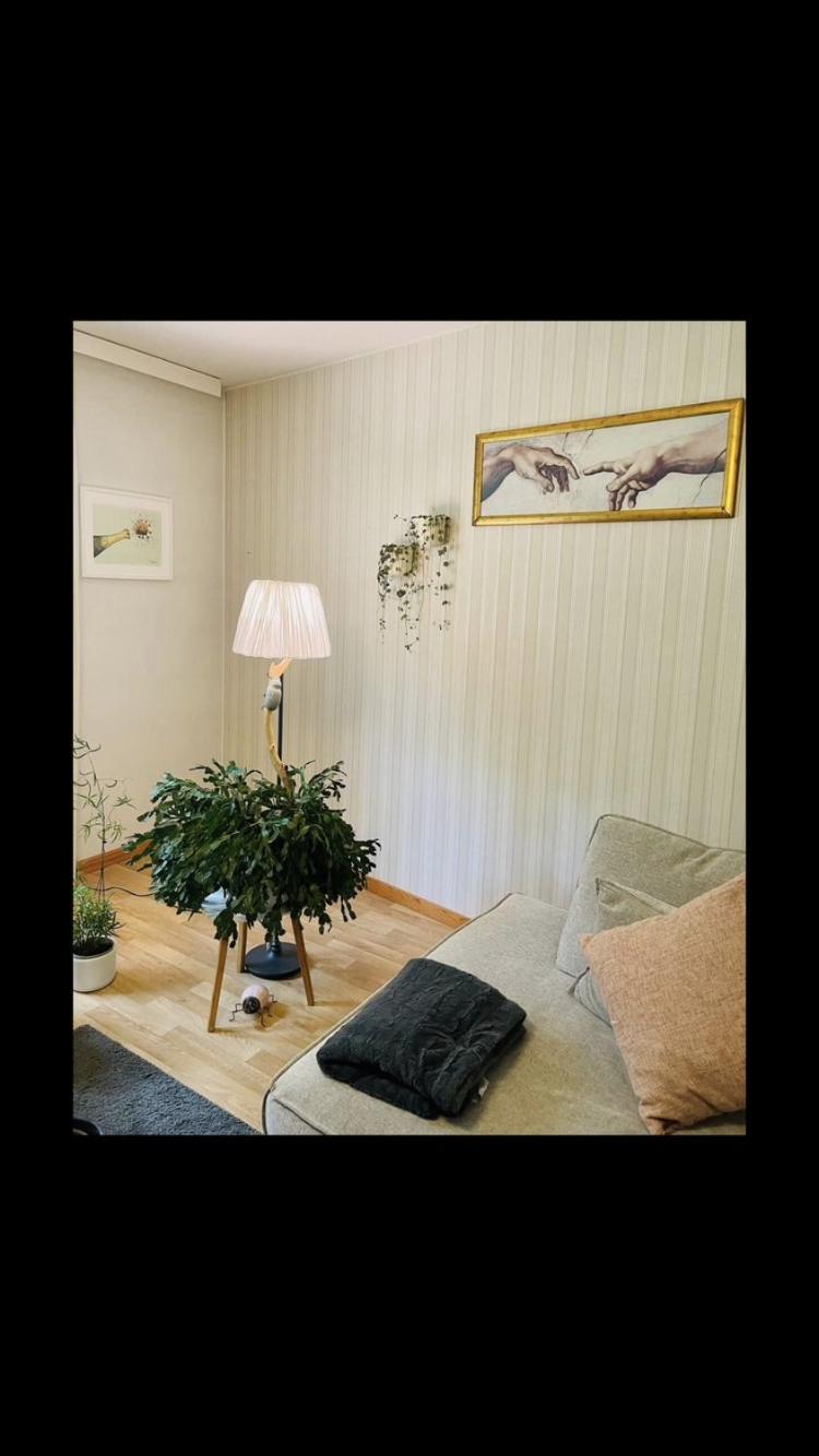 Huoneisto Private With Balcony In Shared Design 8 Minutes Away From Center And Exactly In Front Of The Metro Station Helsinki