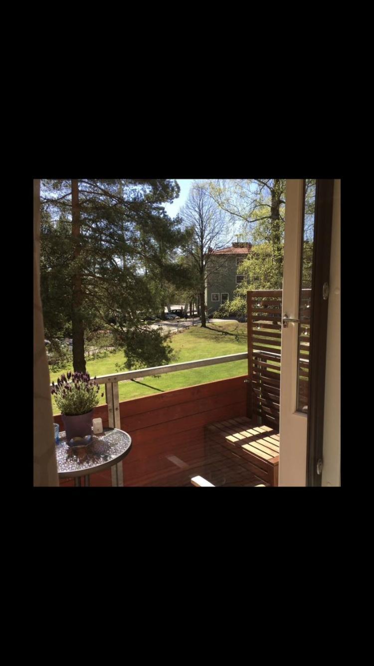 Private With Balcony In Shared Design 8 Minutes Away From Center And Exactly In Front Of The Metro Station Huoneisto Helsinki
