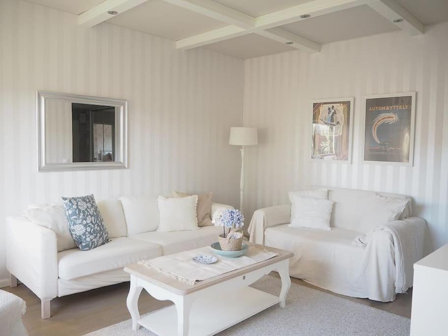 Huoneisto Spacious With Balcony And Great Location Helsinki