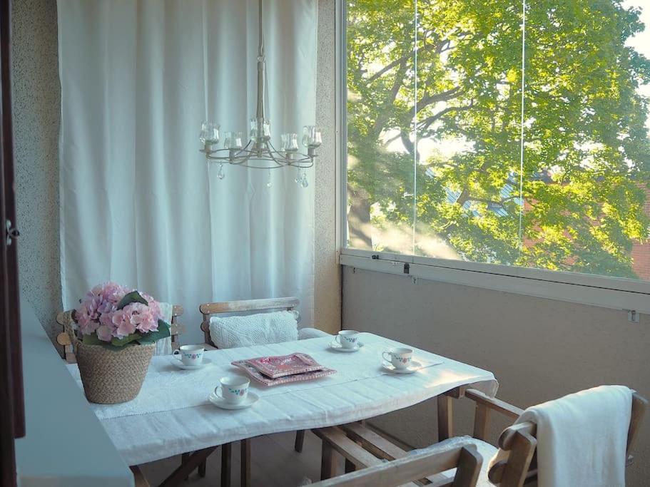 Spacious With Balcony And Great Location
