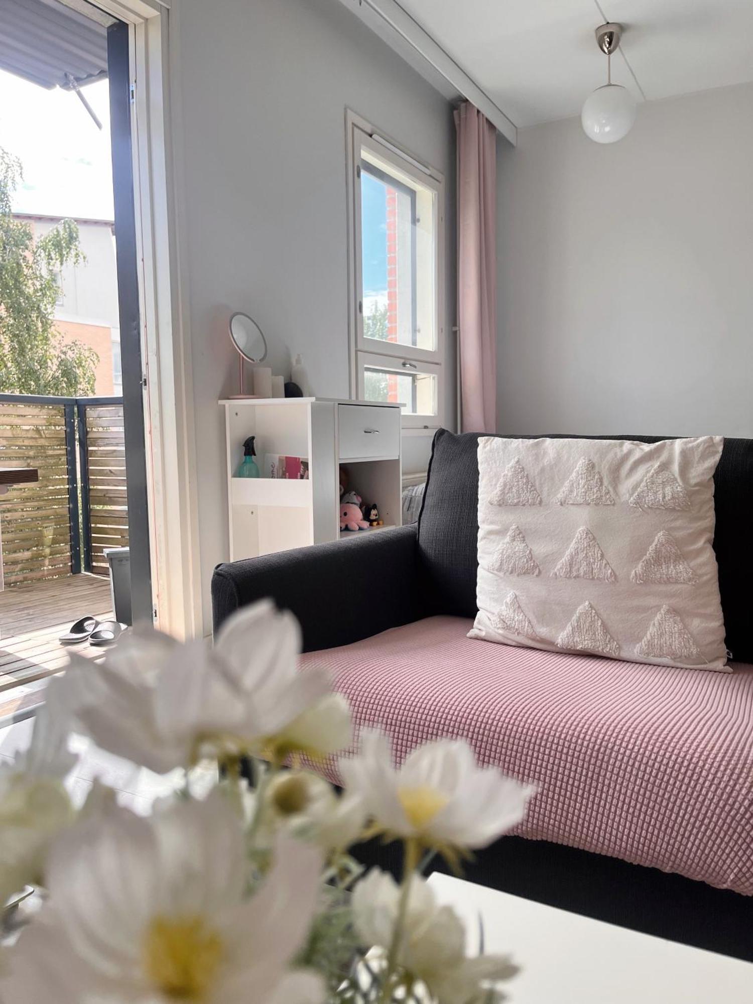 Lovely Next To The Metro Station And Shopping Malls - 16mins To Center, Convenient, Peaceful Helsinki