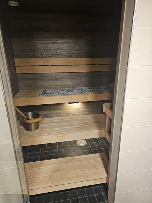 Huoneisto Ilmastoitu 4 Makuuhuoneen Asunto Kantakaupungissa *