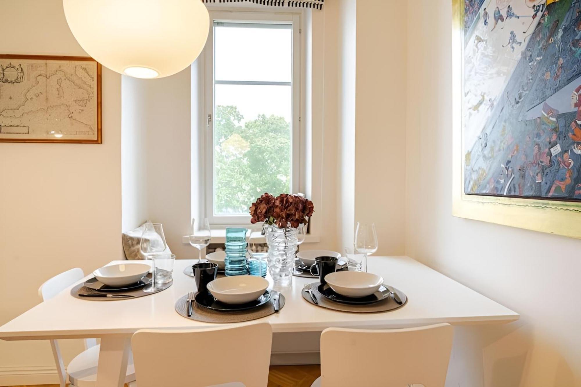 190m2 Modern Mansion In Central Huoneisto