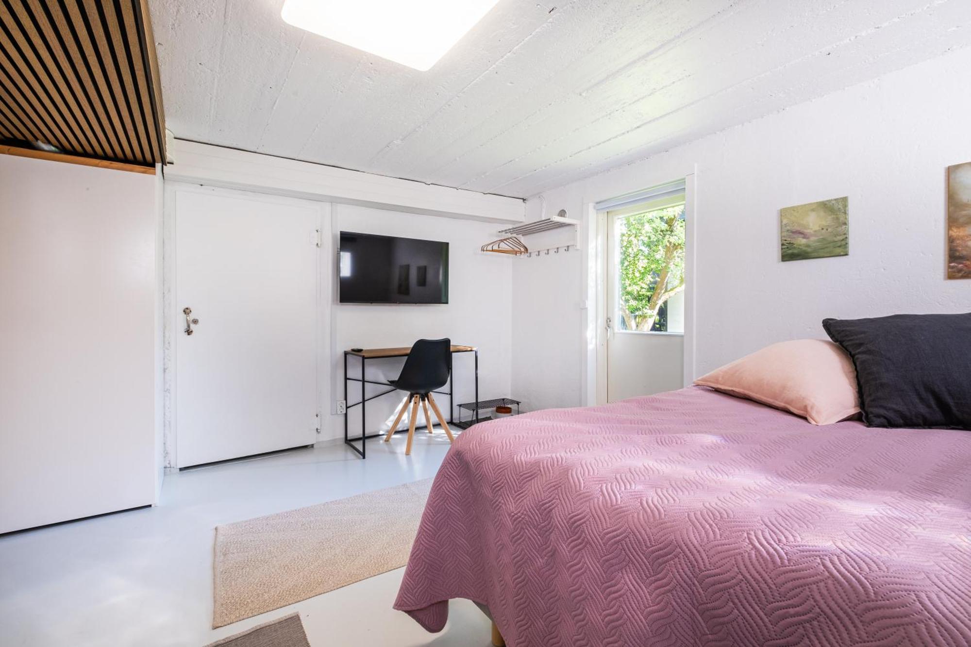 Guest With Authentic Finnish Wooden Sauna, 10 Min Drive From The Airport Huoneisto Helsinki